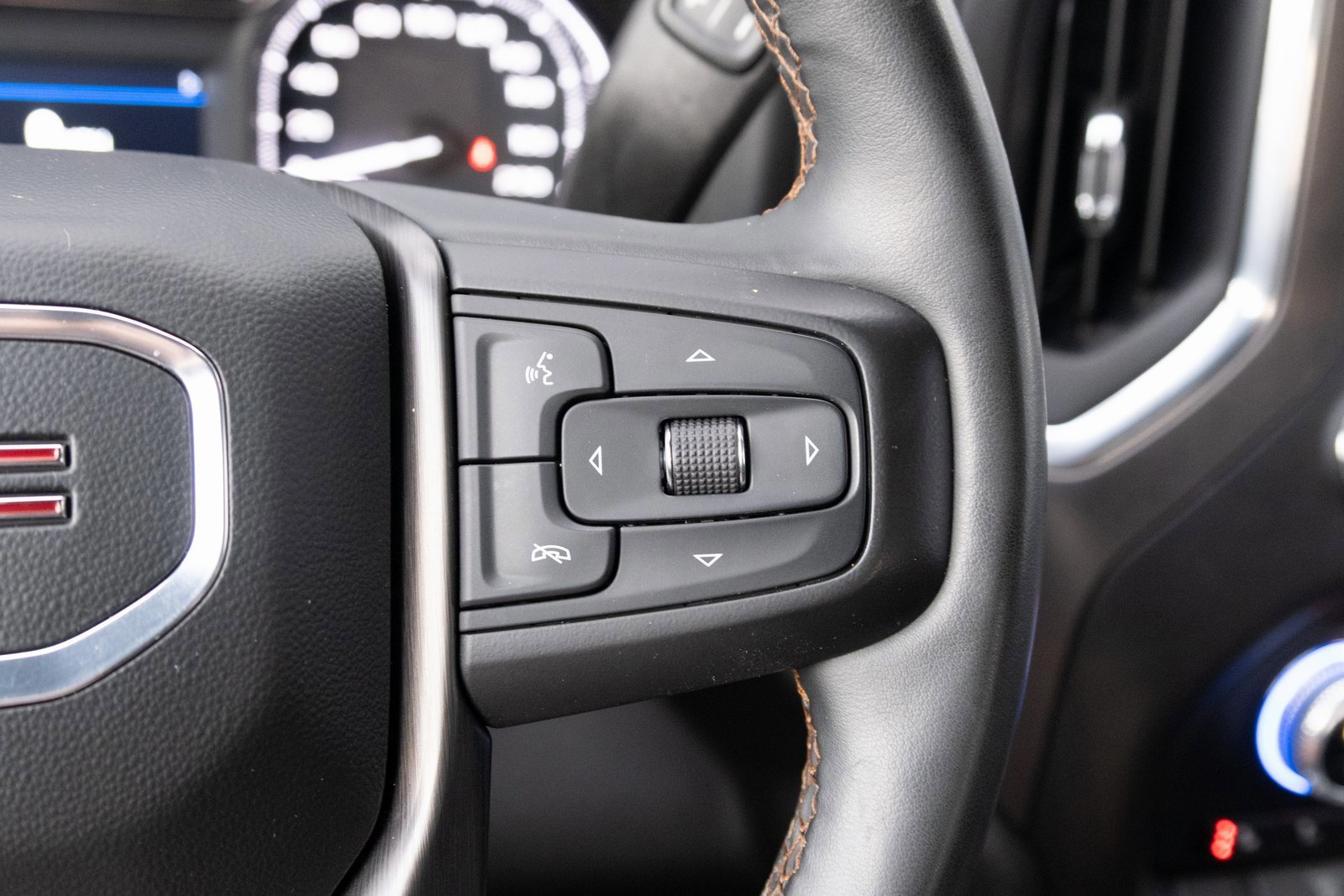 Used 2023 GMC Sierra 2500 AT4 w/ Gooseneck/5TH Wheel Package image 7