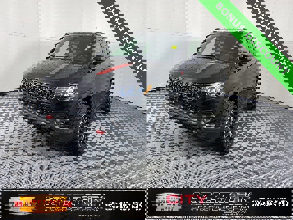 New 2026 Jeep Compass Trailhawk image 3