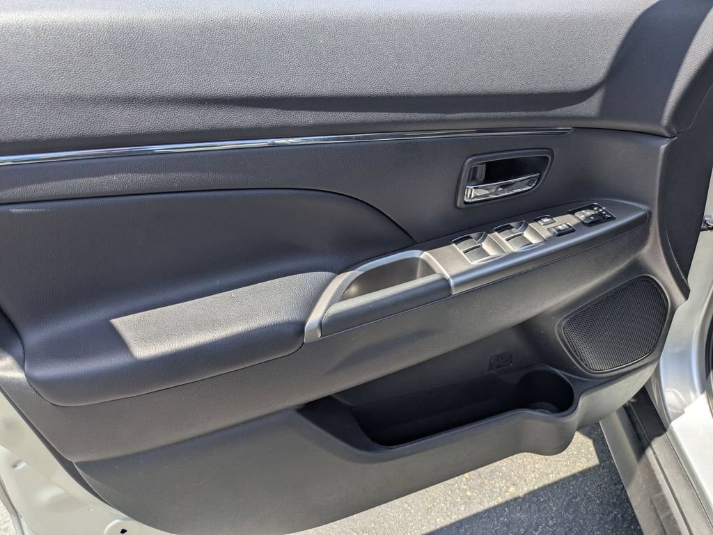 Used 2025 Mitsubishi Outlander Sport SE AWD/4WD image 15