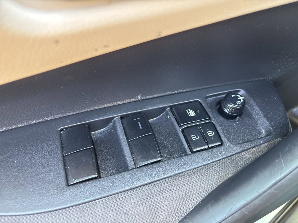 Used 2021 Toyota Corolla LE FWD image 22