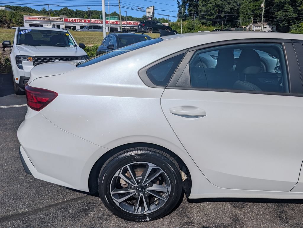 Used 2023 Kia Forte LXS FWD image 9