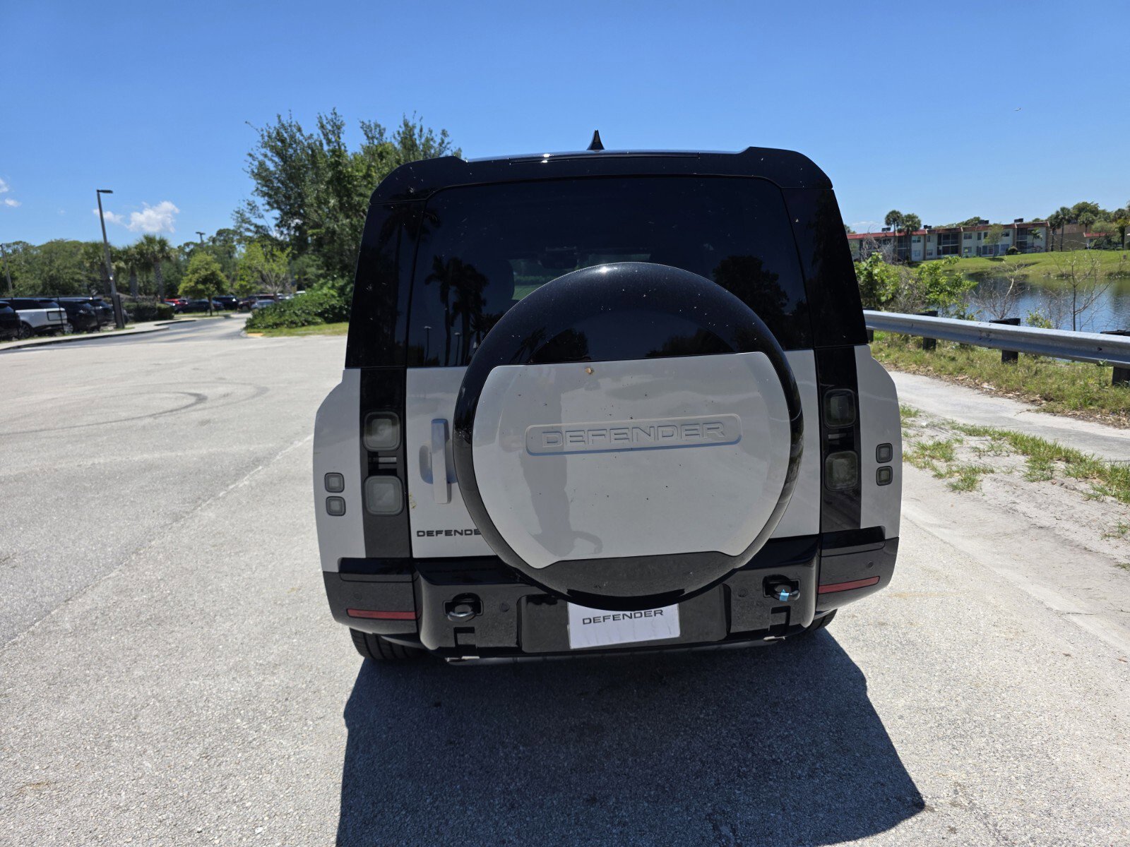 New 2026 Land Rover Defender 130 X-Dynamic SE AWD/4WD image 6