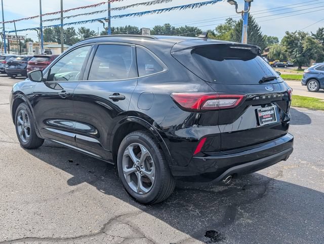 Used 2023 Ford Escape ST-Line w/ Tech Pack #1 AWD/4WD image 5
