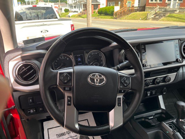 Used 2021 Toyota Tacoma SR5 AWD/4WD image 28