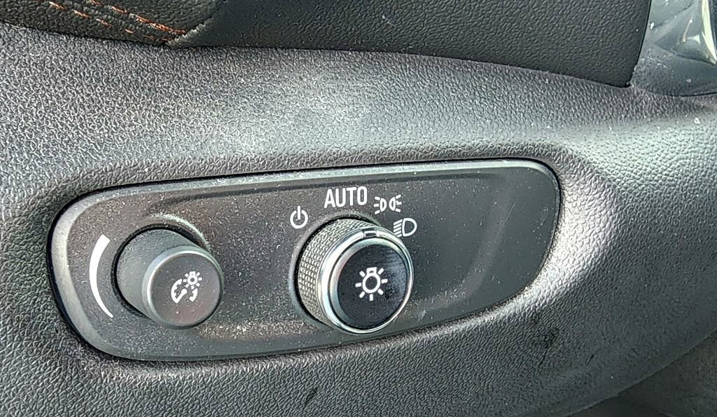 Used 2023 Chevrolet Blazer Premier AWD/4WD image 29