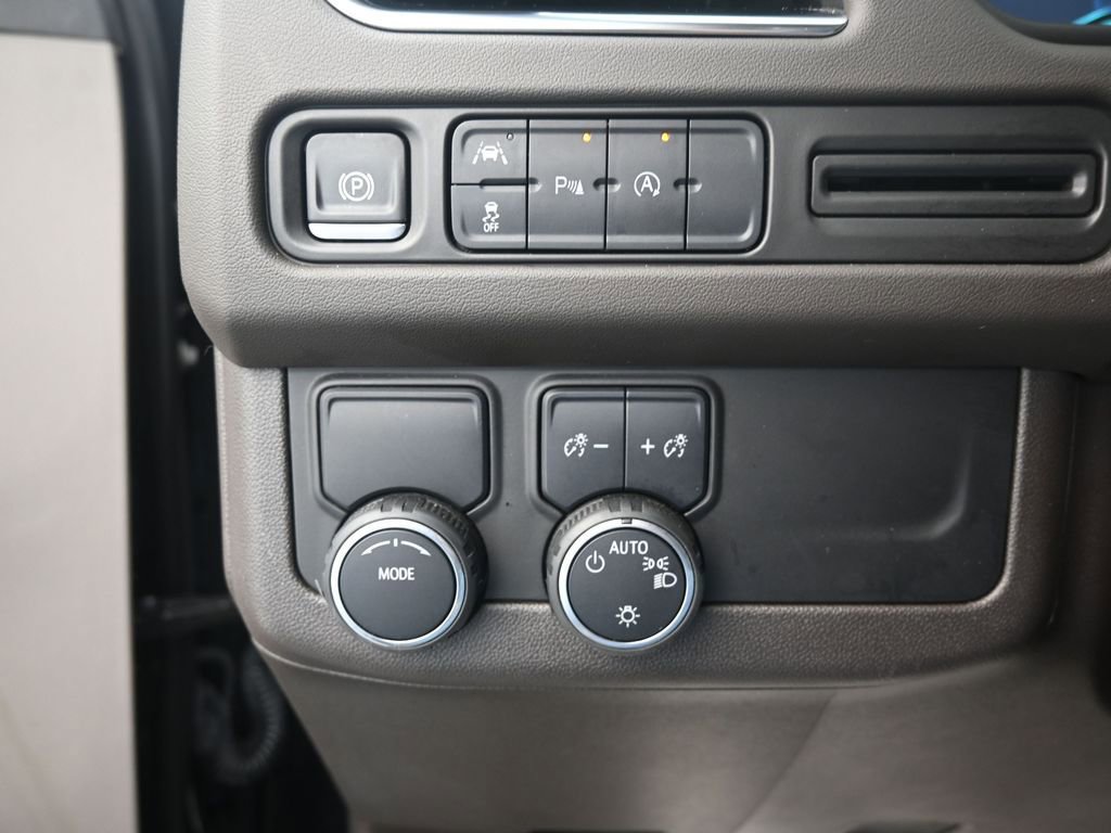 Used 2024 Chevrolet Tahoe LT image 15