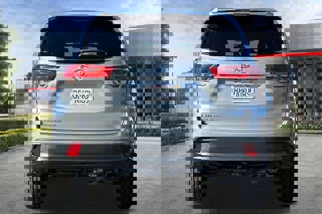 Used 2019 Toyota Highlander LE image 5