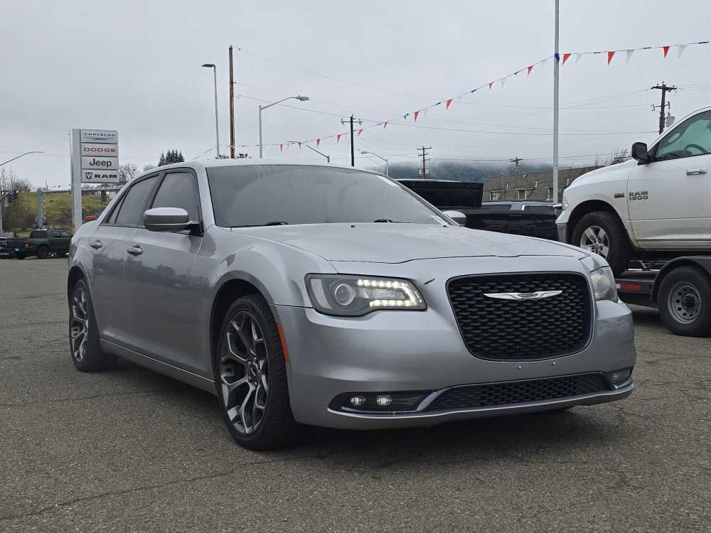 Used 2017 Chrysler 300 S image 4