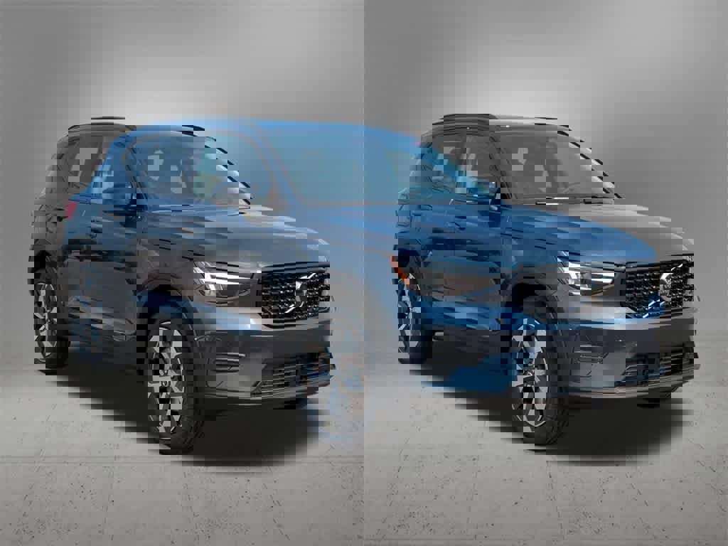 New 2026 Volvo XC40 B5 Core w/ Protection Package Premier image 8