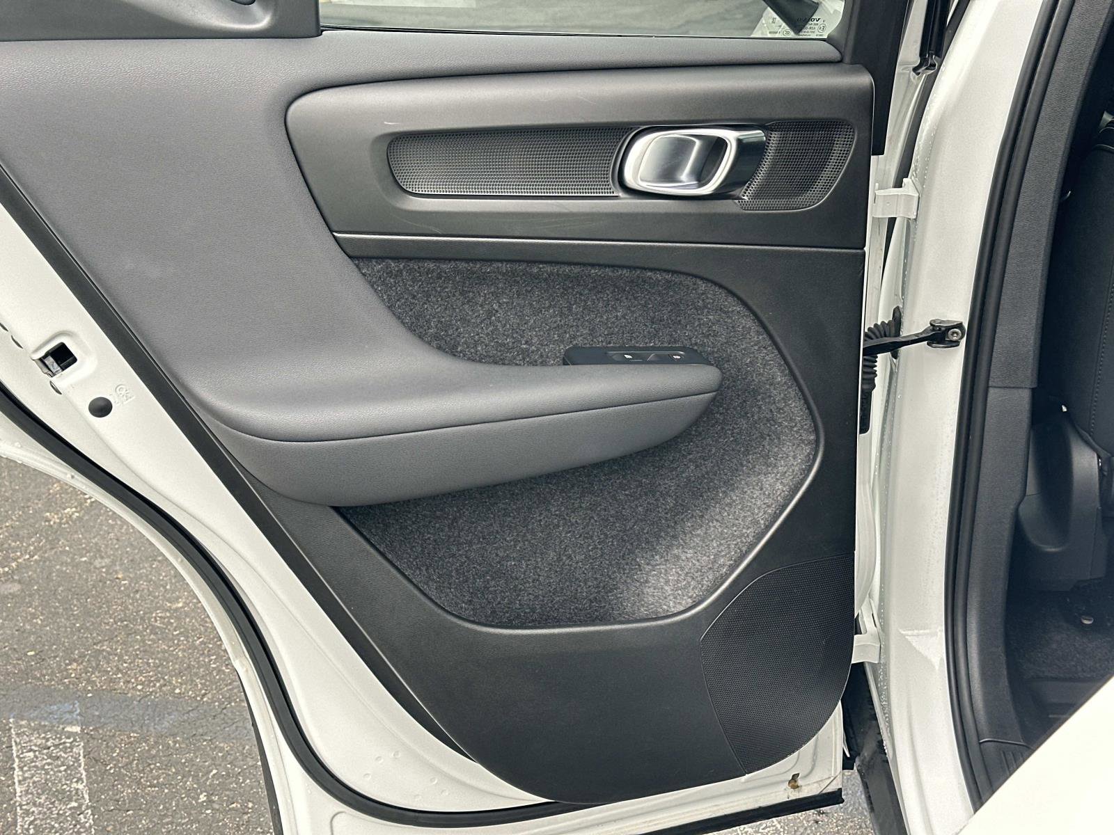 Certified 2024 Volvo XC40 Recharge Ultimate w/ Protection Package Premier image 20