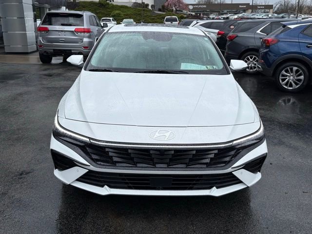 Used 2024 Hyundai Elantra Limited image 8