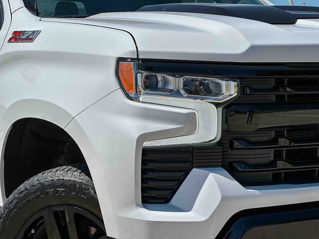 Used 2025 Chevrolet Silverado 1500 LT Trail Boss w/ Convenience Package II AWD/4WD image 10
