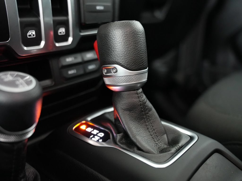 Used 2021 Jeep Wrangler Sport AWD/4WD image 28