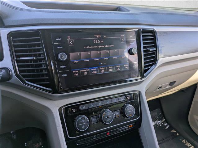 Used 2023 Volkswagen Atlas SE w/ Black Wheel Package image 12