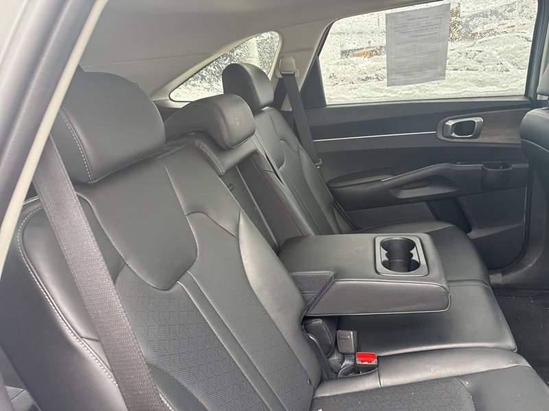 Used 2023 Kia Sorento S w/ Panoramic Sunroof Package image 8