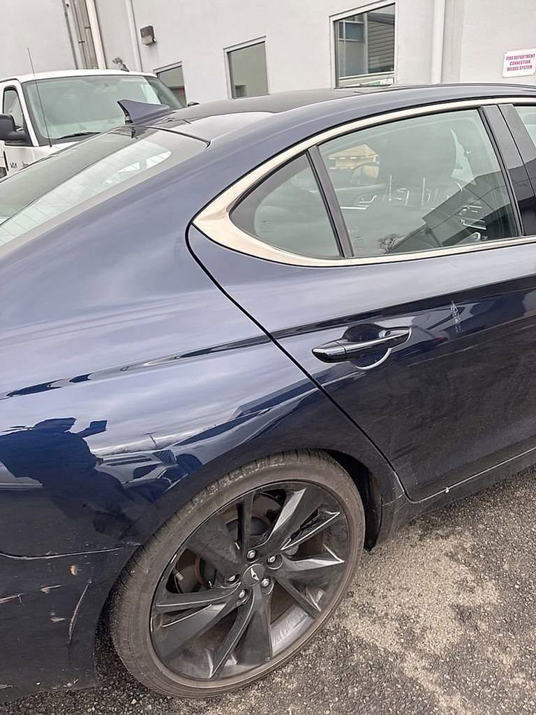 Used 2023 Genesis G70 2.0T w/ Sport Prestige Package image 9