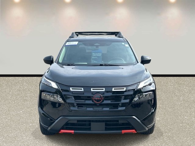 Used 2025 Nissan Rogue SV AWD/4WD image 2