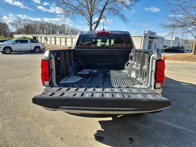 Used 2024 Chevrolet Colorado LT w/ LT Convenience Package II image 31