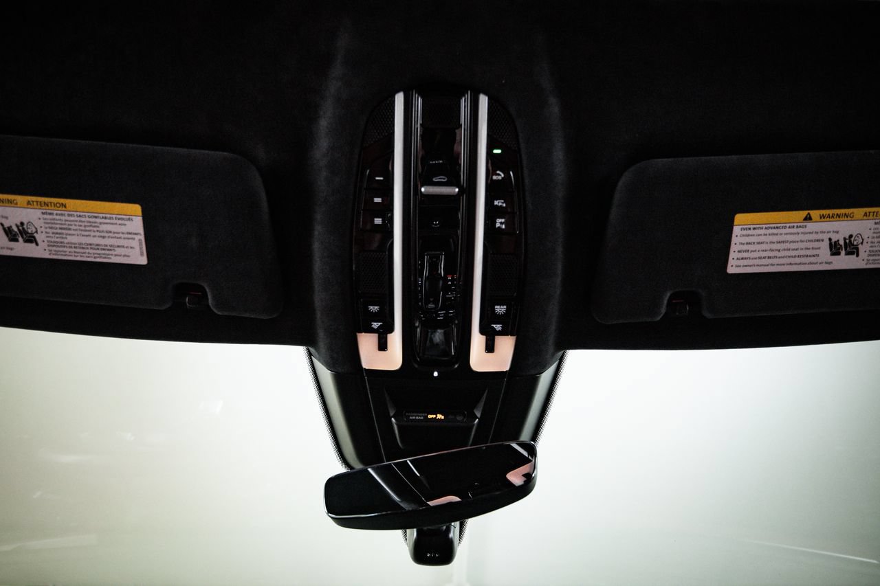 Certified 2022 Porsche Cayenne Turbo AWD/4WD image 20