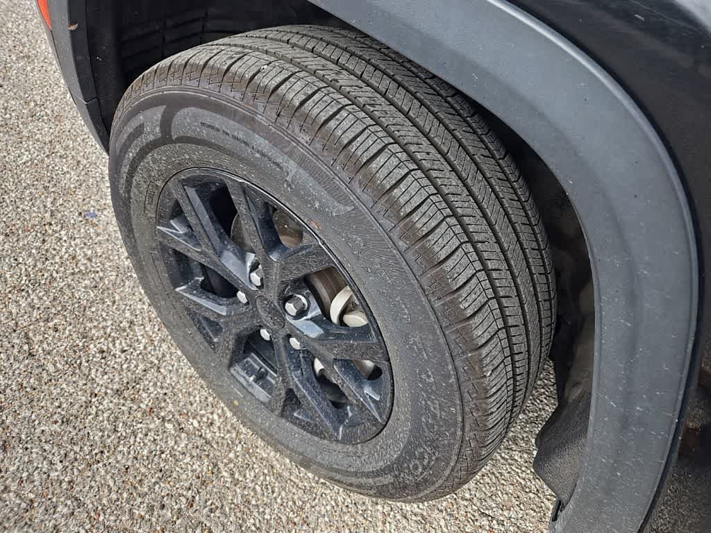Used 2024 Jeep Grand Cherokee Altitude AWD/4WD image 6