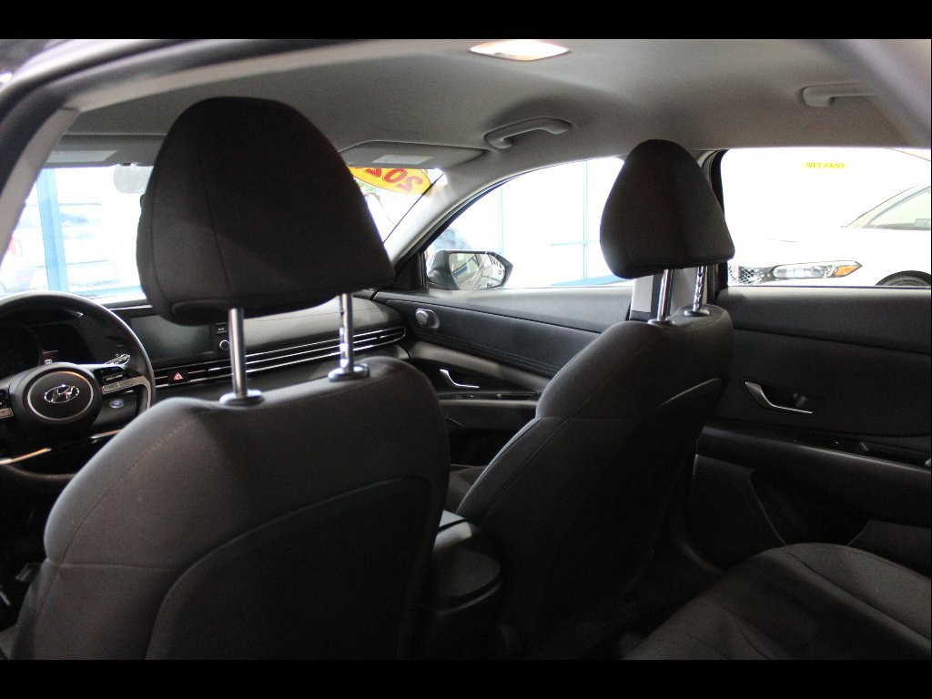 Used 2023 Hyundai Elantra SEL image 16