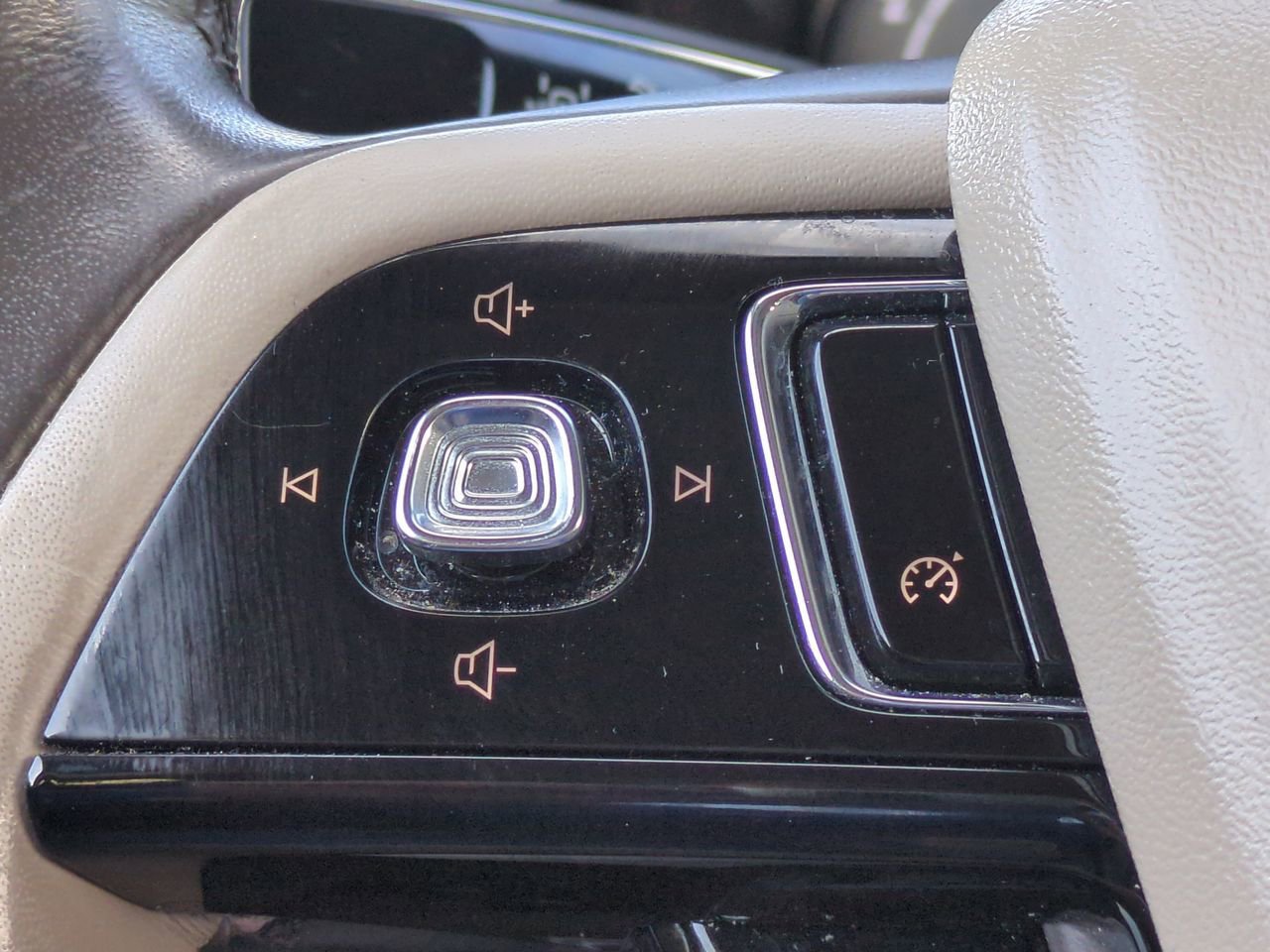 Used 2021 Lincoln Corsair AWD w/ Equipment Group 101A image 24