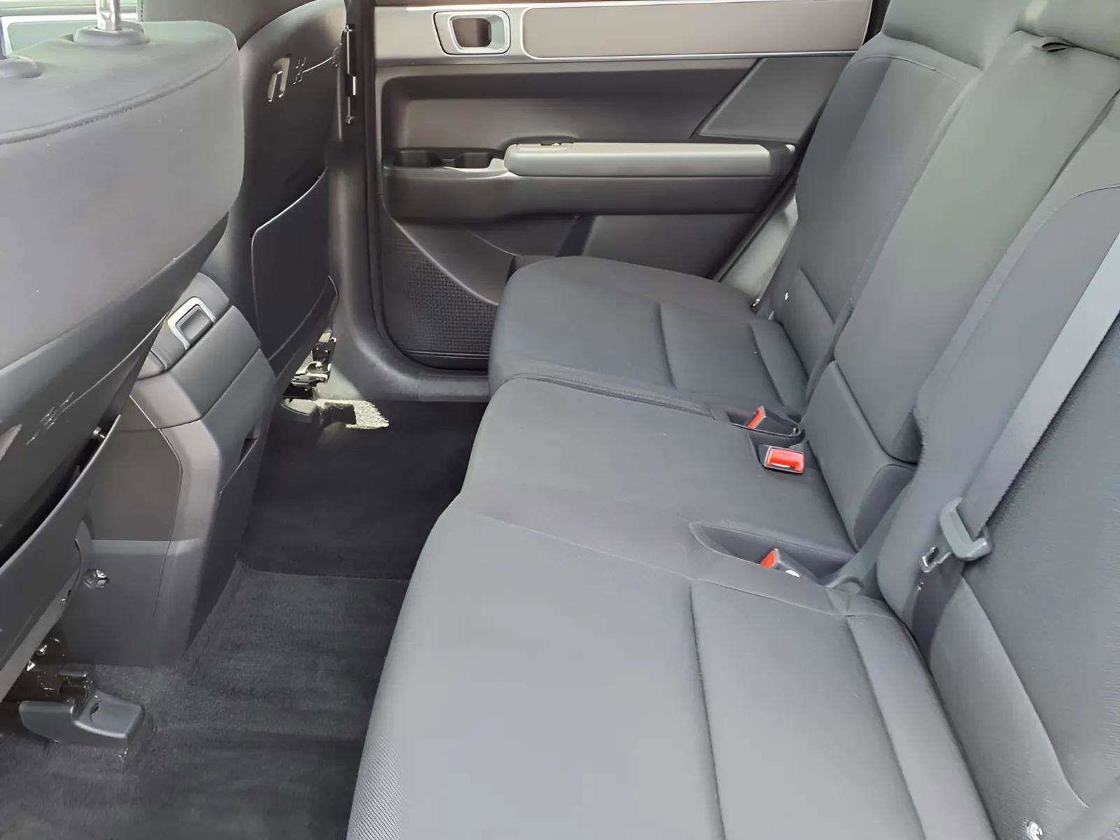 Certified 2026 Hyundai Santa Fe SE FWD image 10