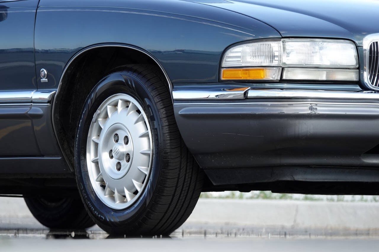 Used 1993 Buick Park Avenue Ultra FWD image 50