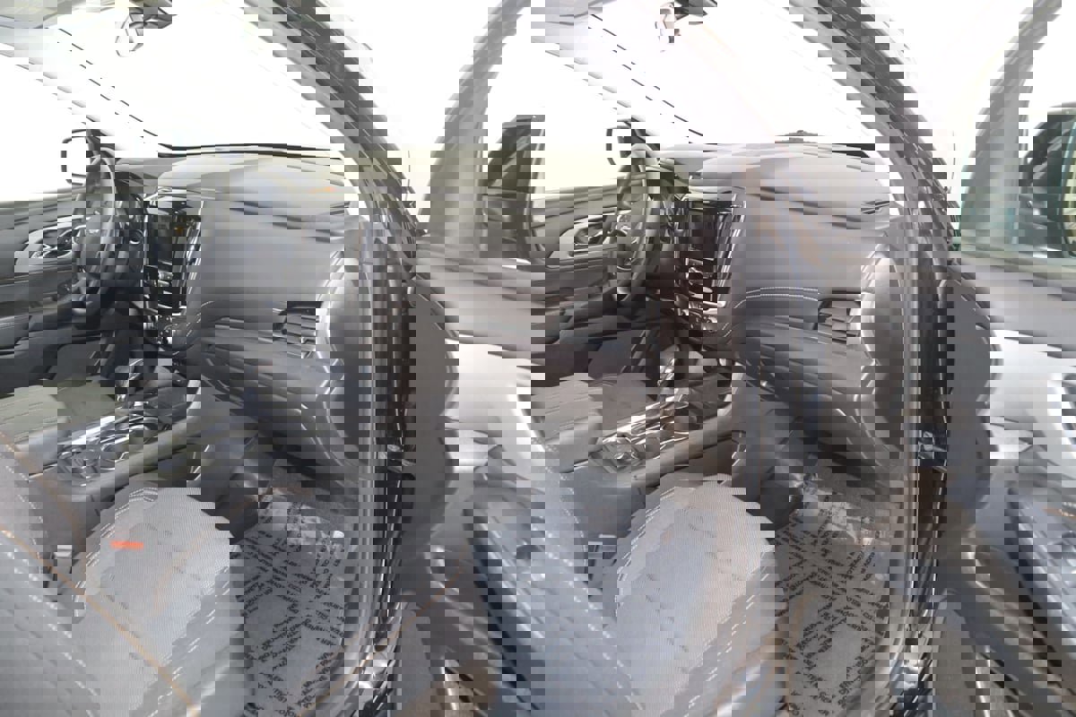 Used 2021 Chevrolet Traverse LS AWD/4WD image 38