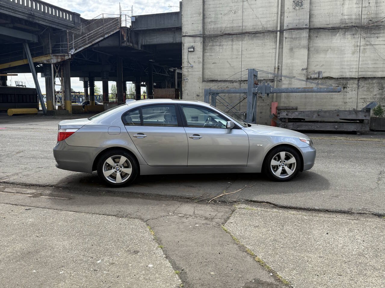 Used 2007 BMW 530xi Sedan AWD/4WD image 11