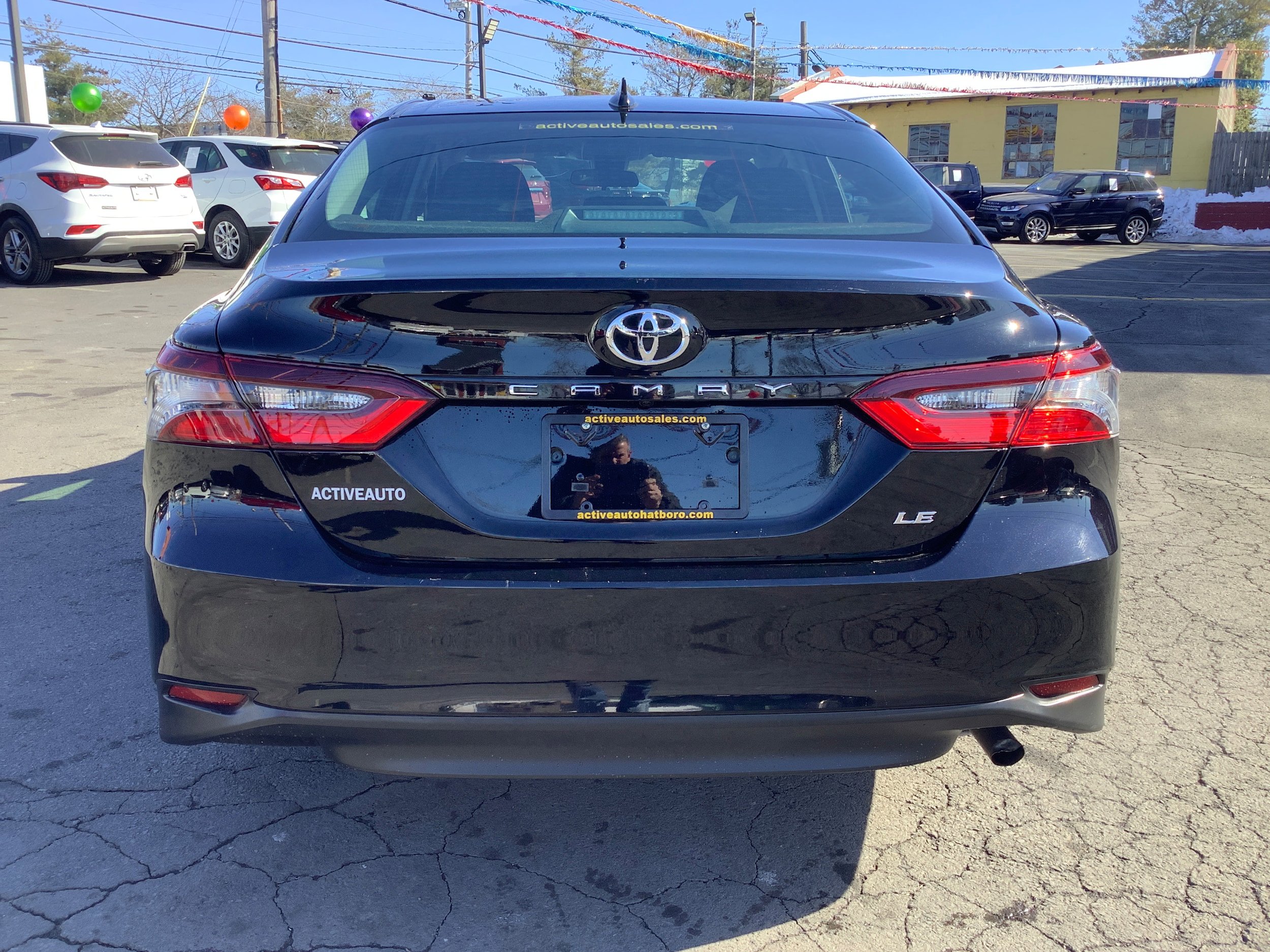 Used 2022 Toyota Camry LE FWD image 7