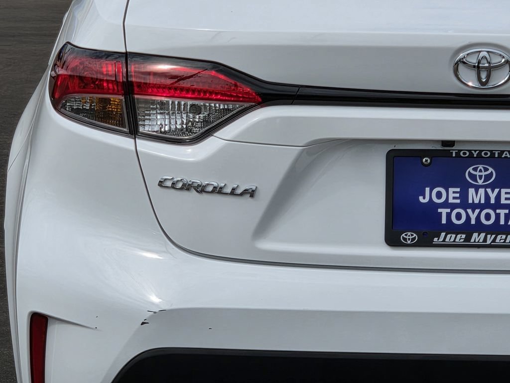 Used 2026 Toyota Corolla LE FWD image 10