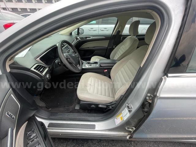 Used 2017 Ford Fusion S FWD image 11