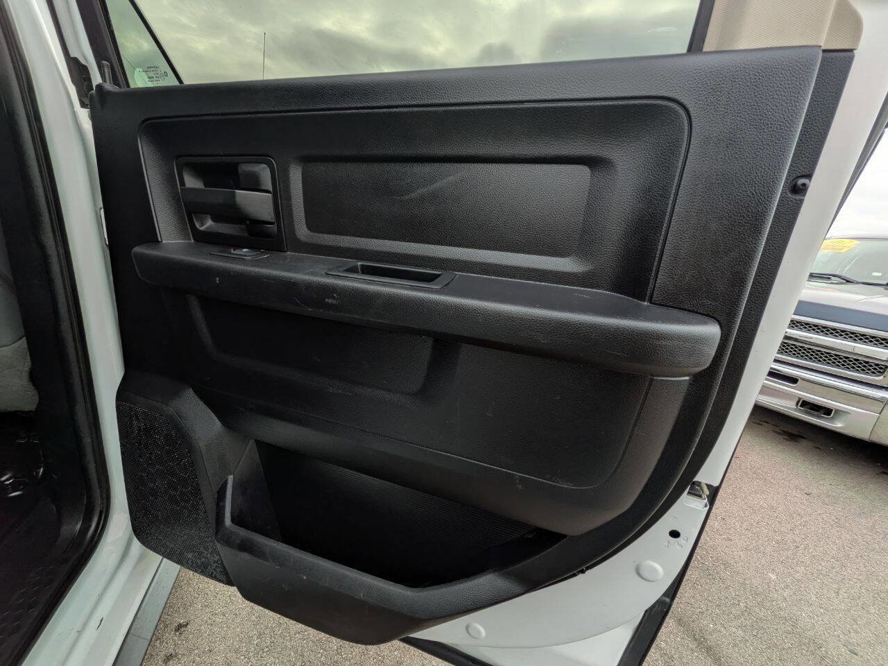 Used 2016 RAM 2500 Tradesman w/ Chrome Appearance Group image 25