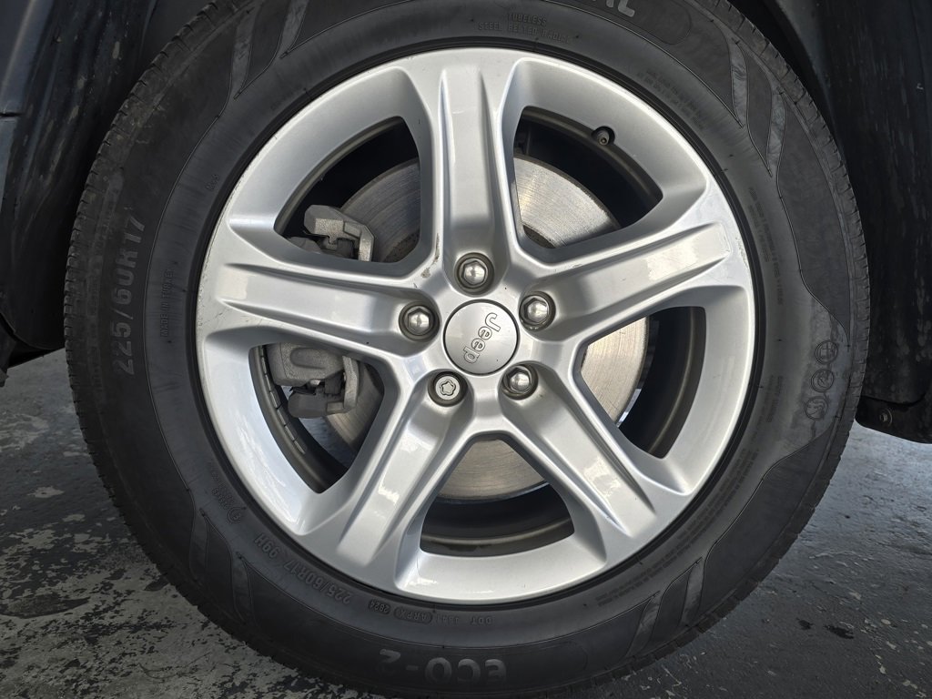 Used 2024 Jeep Compass Sport image 28