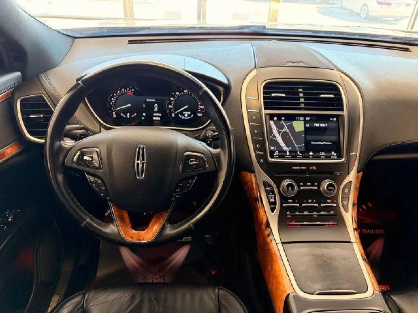 Used 2017 Lincoln MKX Select w/ Select Plus Package image 25