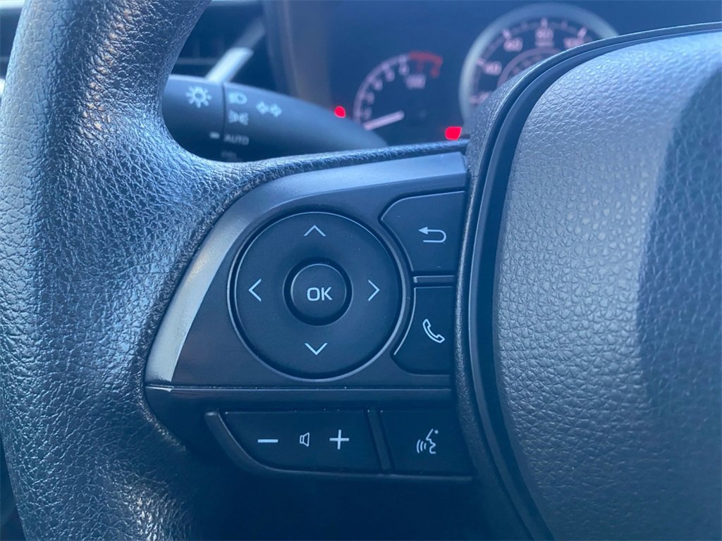 Used 2022 Toyota Corolla LE image 18