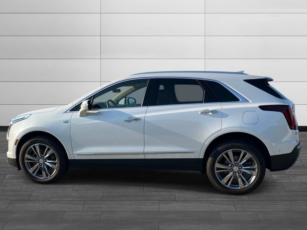 Used 2021 Cadillac XT5 Premium Luxury w/ Platinum Package FWD image 2