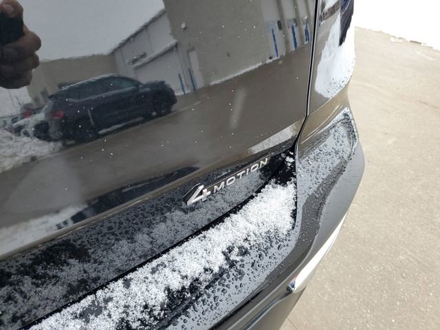 Used 2025 Volkswagen Taos SE image 8