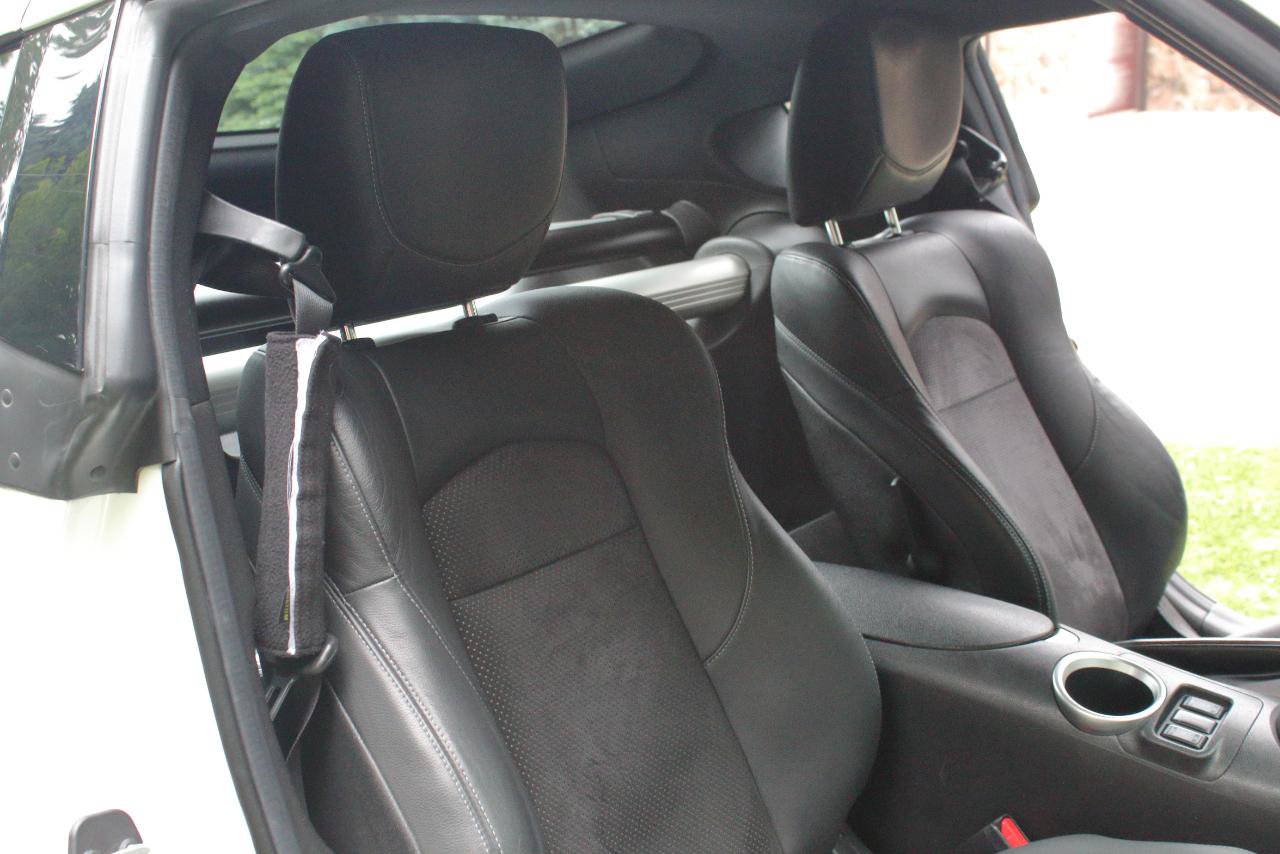 Used 2009 Nissan 370Z Touring RWD image 47
