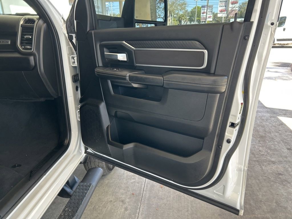 Used 2025 RAM 3500 Big Horn image 28