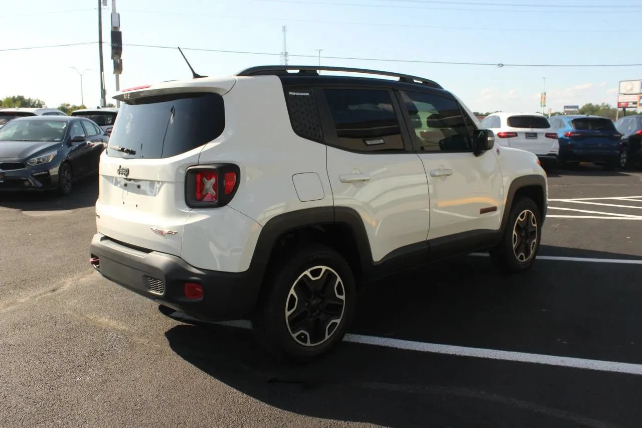 Used 2015 Jeep Renegade Trailhawk AWD/4WD image 7