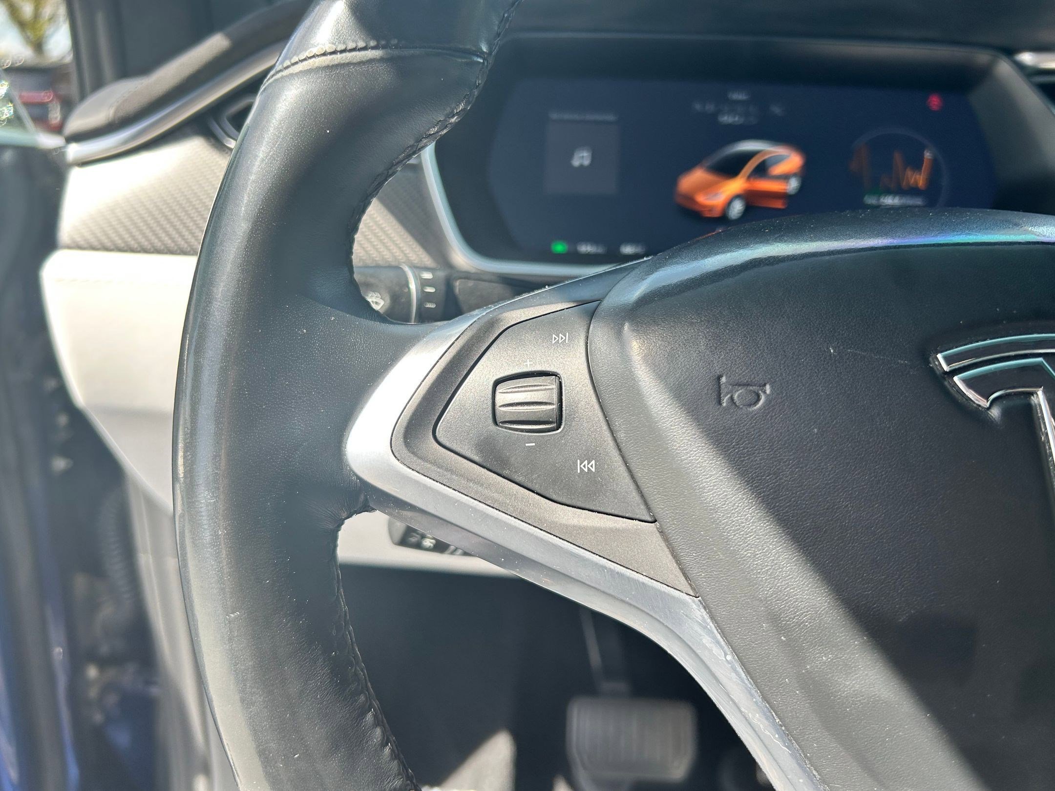 Used 2017 Tesla Model X 75D image 15