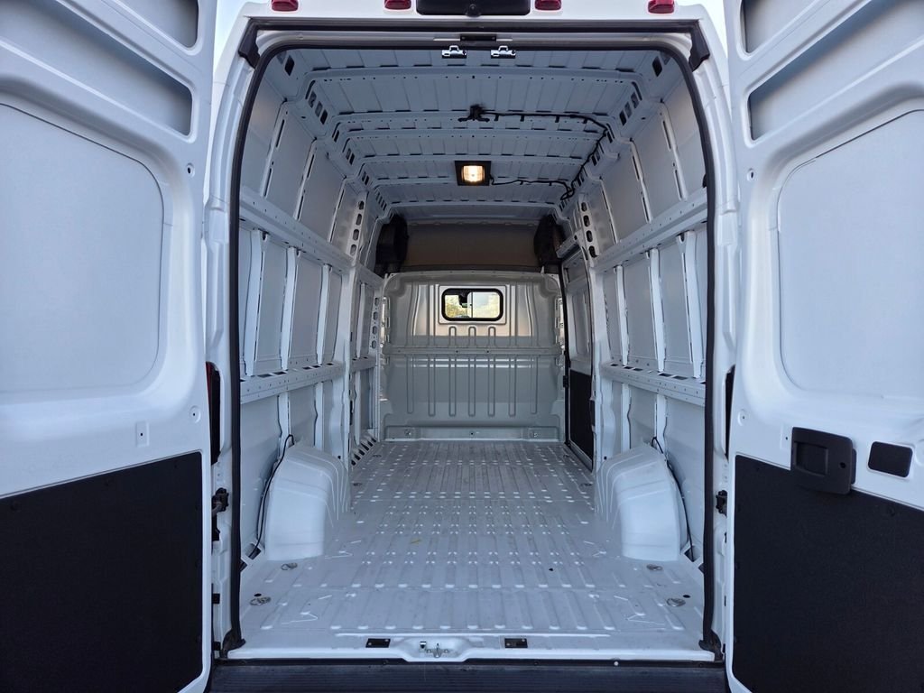 New 2024 RAM ProMaster 3500 w/ Quick Order Package 22H SLT+ FWD image 9