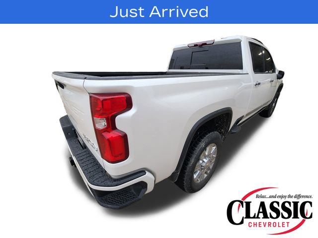 Used 2024 Chevrolet Silverado 2500 High Country w/ Technology Package AWD/4WD image 6
