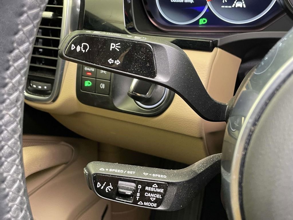 Certified 2023 Porsche Cayenne image 41