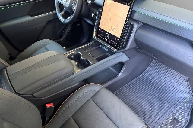 New 2026 GMC Acadia AT4 w/ Luxury Package AWD/4WD image 18