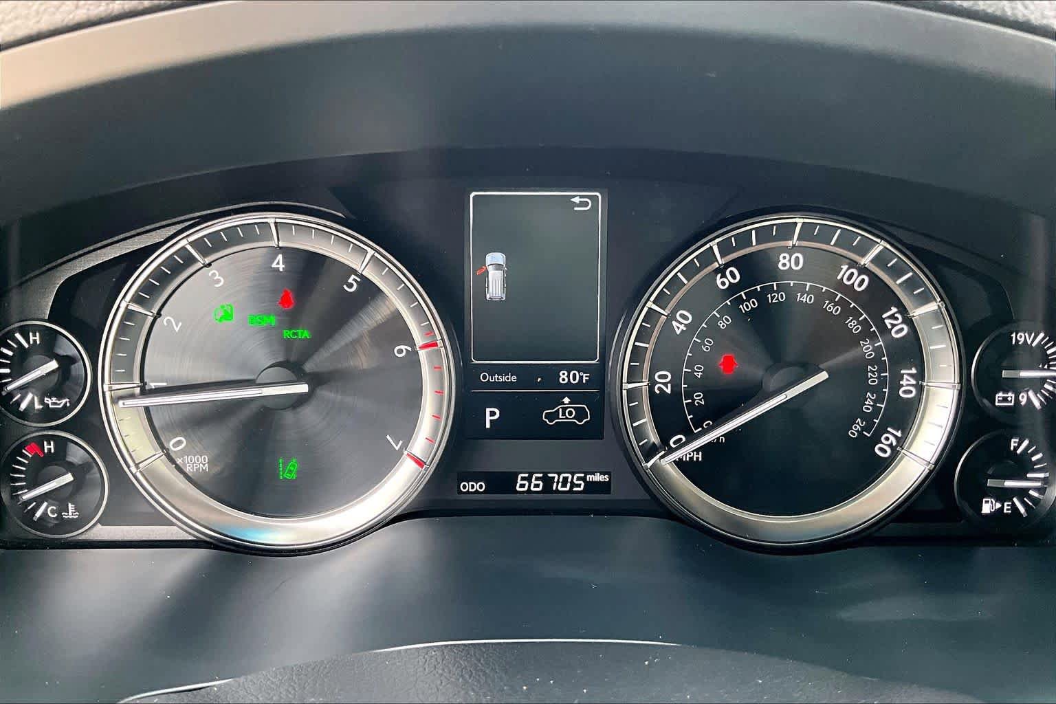 Used 2020 Lexus LX 570 4WD w/ Luxury Package image 23
