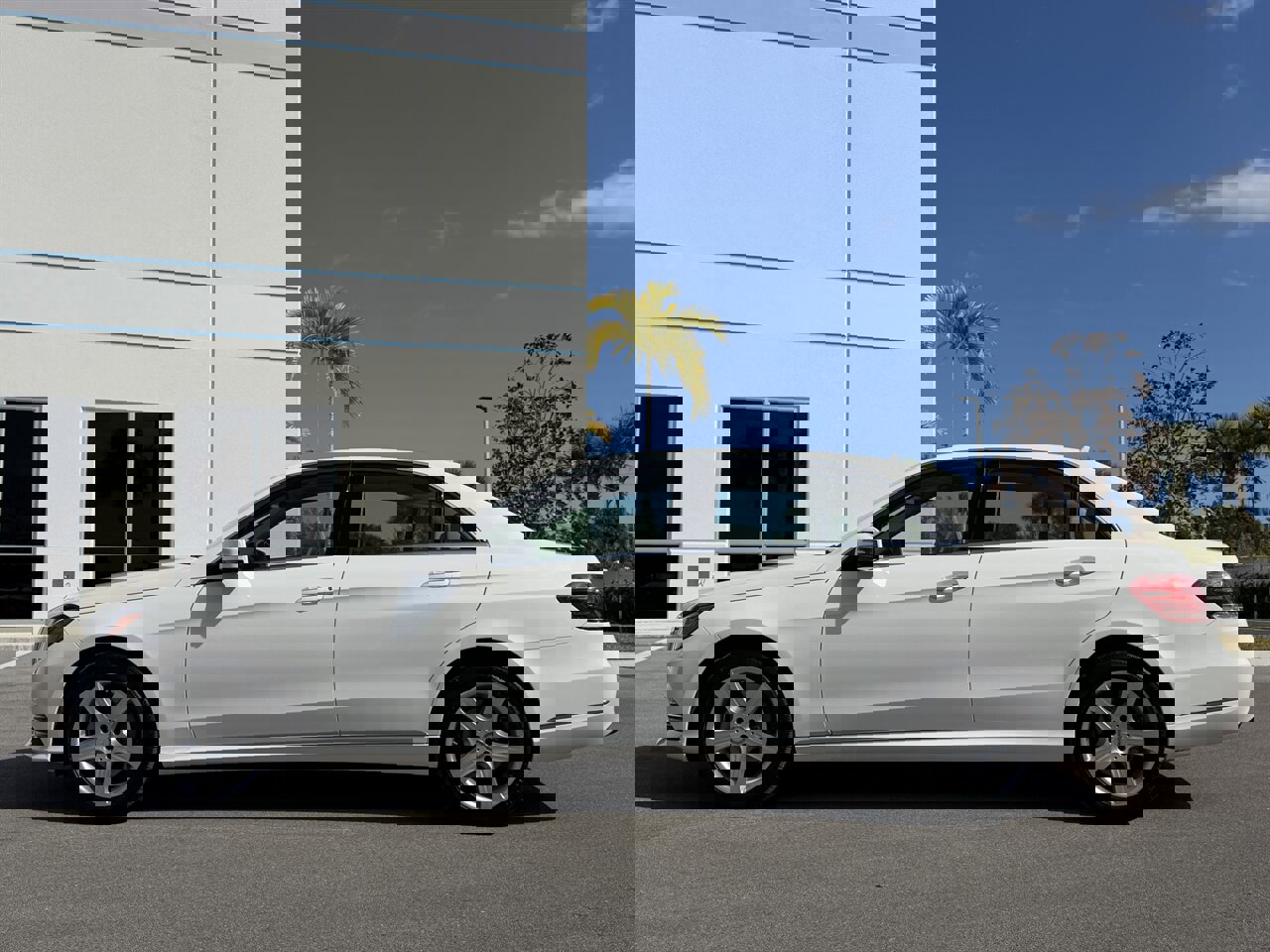 Used 2014 Mercedes-Benz E 350 Sedan w/ Premium 1 Package image 19