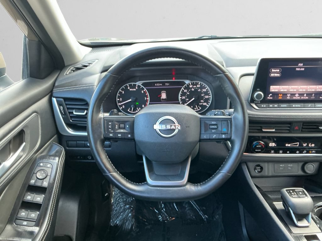 Used 2025 Nissan Rogue SV AWD/4WD image 12